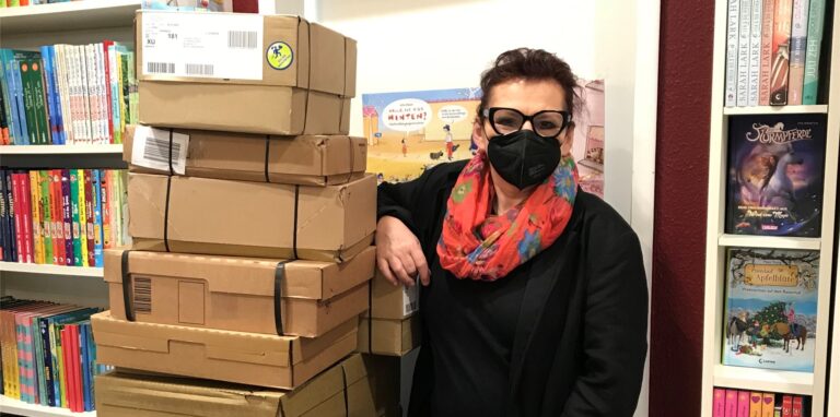 Gehamstert wird jetzt auch im Buchhandel. Um in der Weihnachtszeit genügend Ware zu haben, sei das notwendig, erklärt Martina Tielker, Inhaberin des Buchladens Leselust.