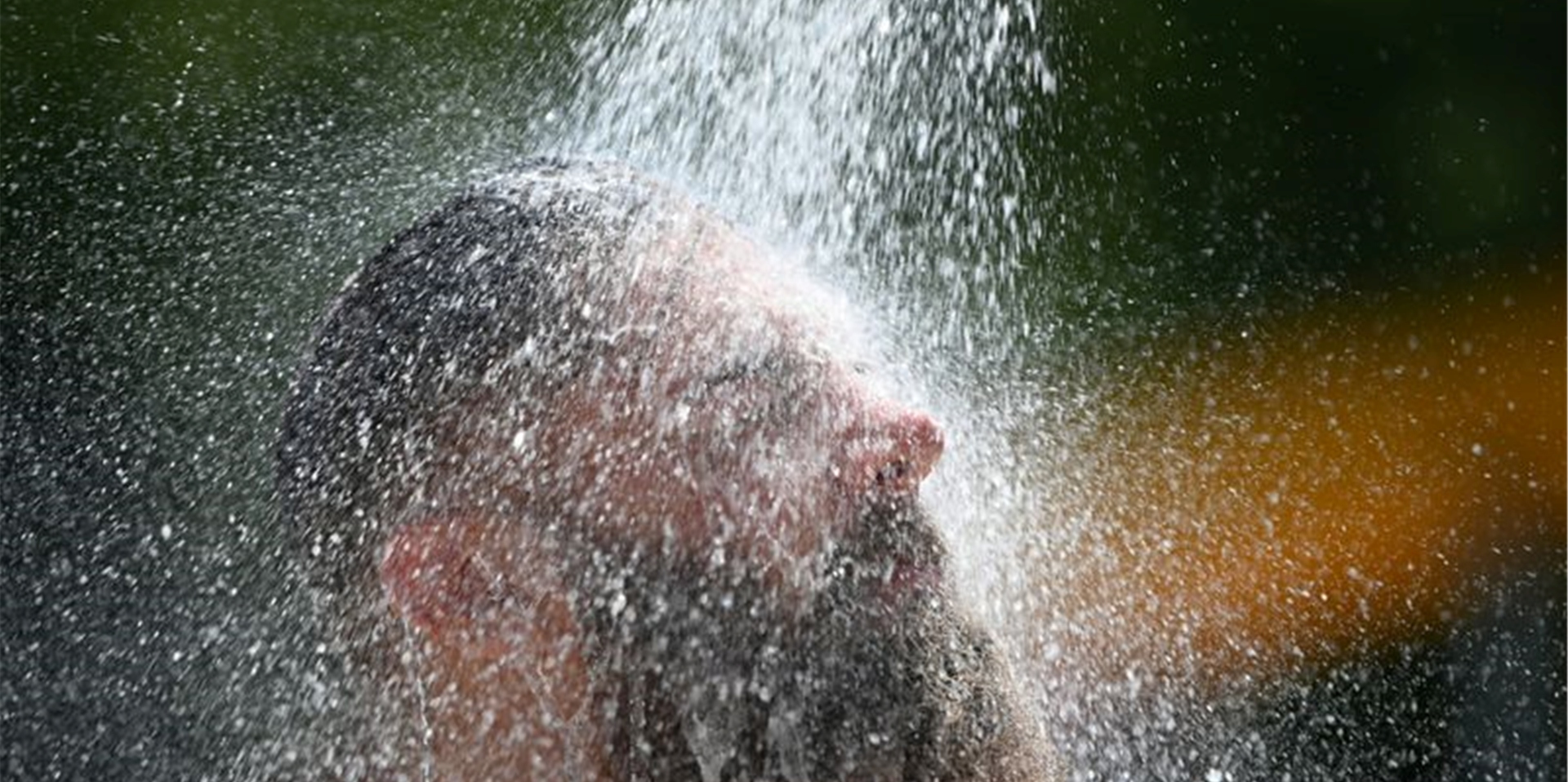Anhänger der «Non Bathing»-Bewegung sind überzeugt: Weniger duschen hilft nicht nur der Haut, sondern schützt auch die Umwelt.