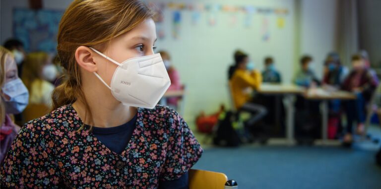 Noch müssen die Schüler in Dortmund im Unterricht Masken tragen. Ab 2.11. ist das anders.