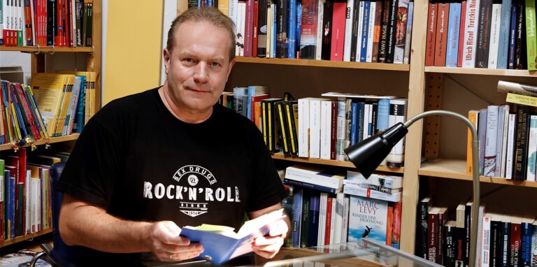 Christian Grube las in der Buchhandlung Victoria.