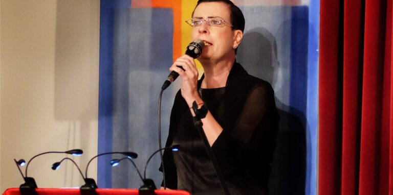 Tirzah Haase präsentiert Lieder von Udo Jürgens