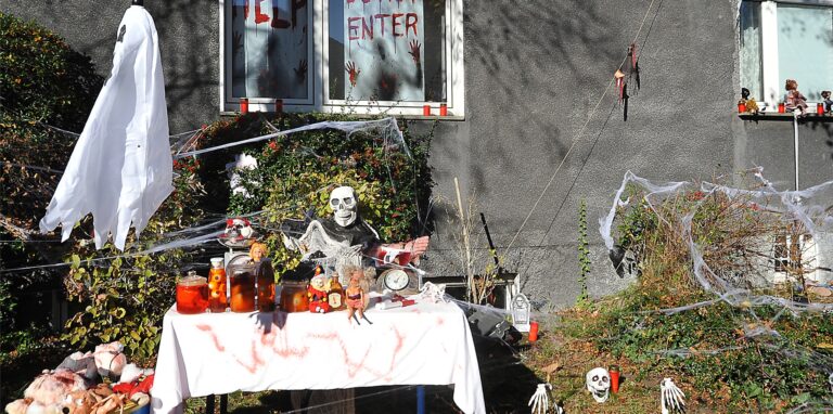 Das Halloween-Haus an der Querstraße 17-19 ist eines der schönsten in Castrop-Rauxel.