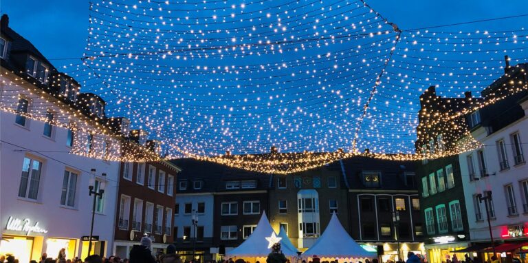 Am Abend wurde beim Lichterfest der Sternenhimmel entzündet.