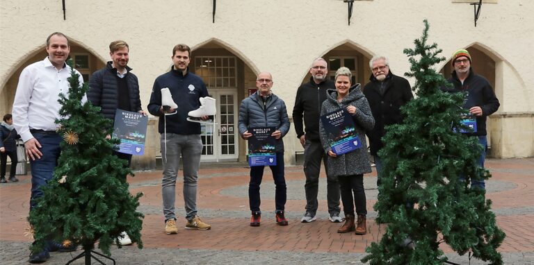 Laden zum Nikolausmarkt 2021, v.l.: Christian Koop, Bernd Bröker, Jörn Zobe, Rainer Kempny, Andreas Geldmann, Jennifer Grube, Horst Bilkenroth und Frank Moseleit.