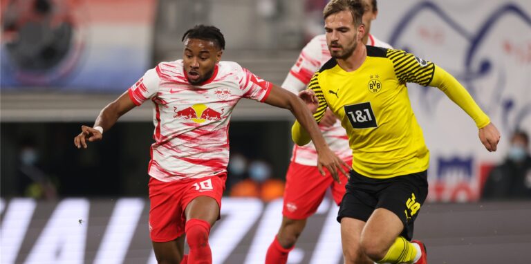 So wie Marin Pongracic in dieser Situation läuft Borussia Dortmund der Konkurrenz in Teilen hinterher.