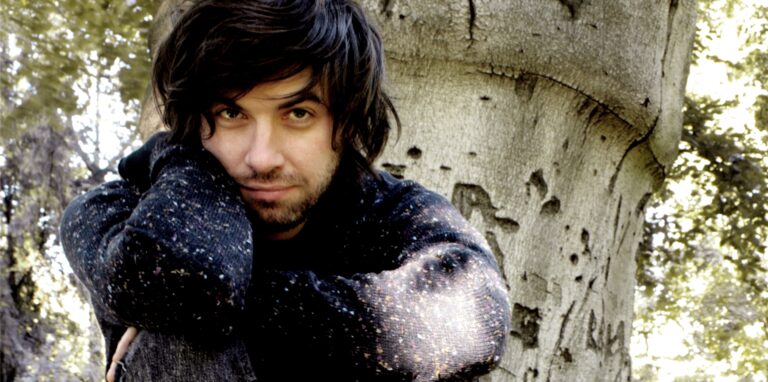 Gregor McEwan, alias Hagen Siems, hat sich als Indie-Rock-Songwriter einen Namen gemacht.