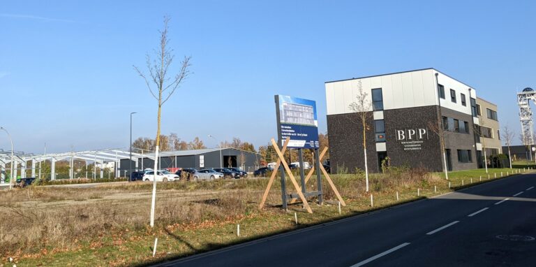 Auf diesem Grundstück soll die Gewerbeimmobilie entstehen.