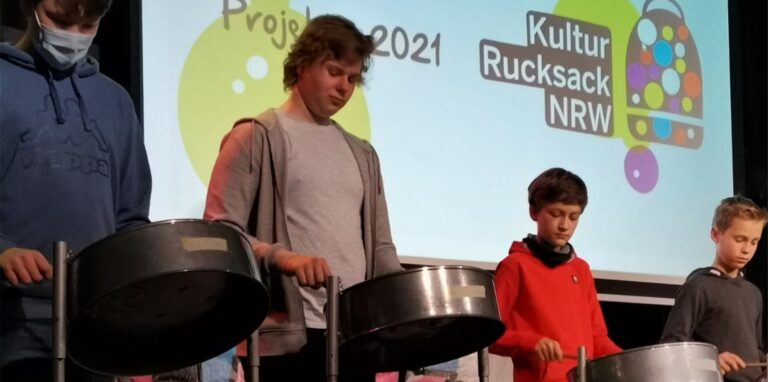 Die Jungs konnten mit ihren Steel Pans Ölfässer zum Klingen bringen und das Publikum staunen lassen.