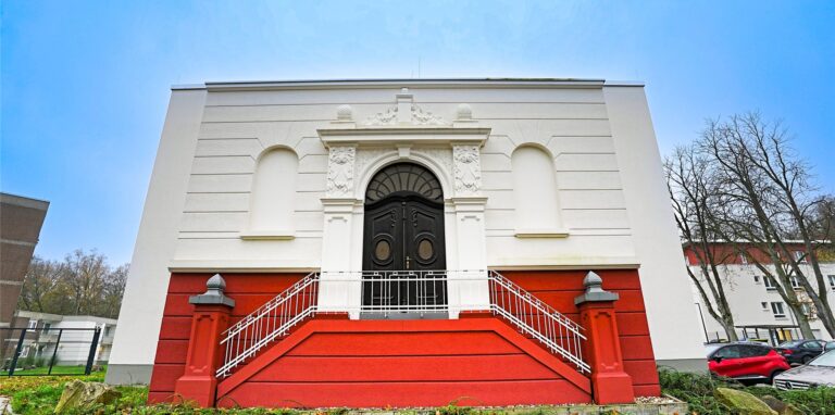 Die historische Fassade vor dem AWO-Seniorenzentrum Waltrop