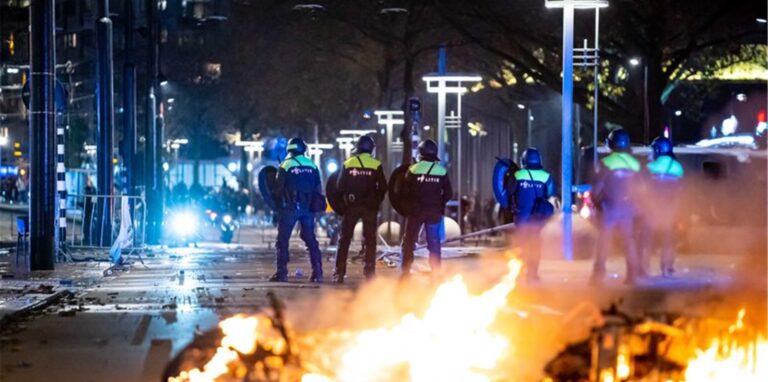 Proteste gegen Corona-Maßnahmen haben zu Krawallen und Verletzten geführt.