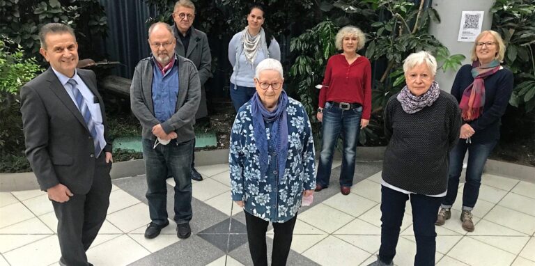 Die „AG Seniorenbeirat“ wird die Gründung des Seniorenbeirats vorbereiten. Dem Gremium gehören auch drei Stadtratsmitglieder an (v.l.): Dietmar Weinhardt (AfD), Georg Rüth, Ralf Kirsch (TOP-Partei), Sandra Galbierz, Gabi Starke, Fani Kapetaniou (SPD), Monika Klamann und Rita Selzer.