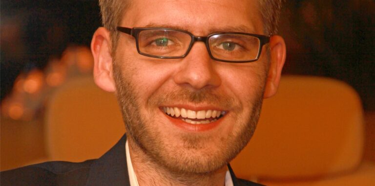 Jens Langensiepen, Geschäftsführer der Stadtwerke Castrop-Rauxel, soll auch die neue Wirtschaftsförderungs- und Stadtteilmanagement GmbH leiten. Übergangsweise, wie Bürgermeister Rajko Kravanja betont.
