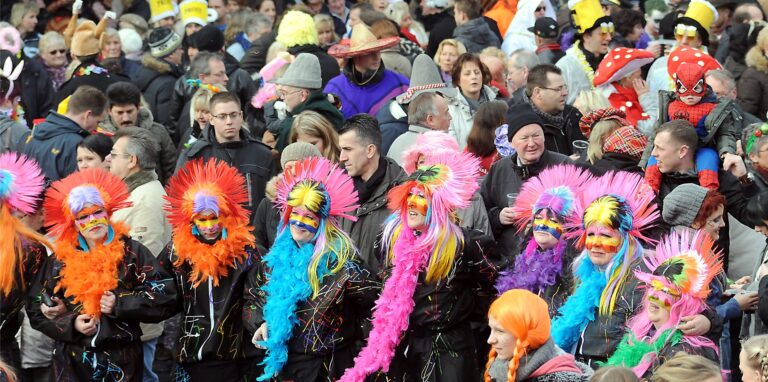 Der Karneval in der Ickerner Agora wird seit 2009 Open Air gefeiert. Es ist der einzige Straßenkarneval in Castrop-Rauxel.