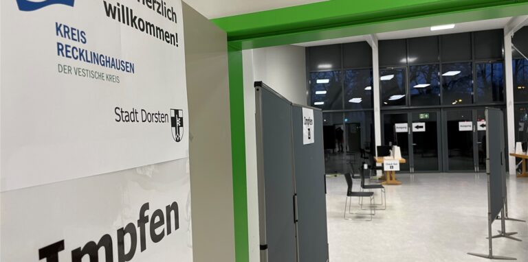 Bürgermeister Tobias Stockhoff ist optimistisch und möchte ab nächster Woche noch mehr Impftermine anbieten können.