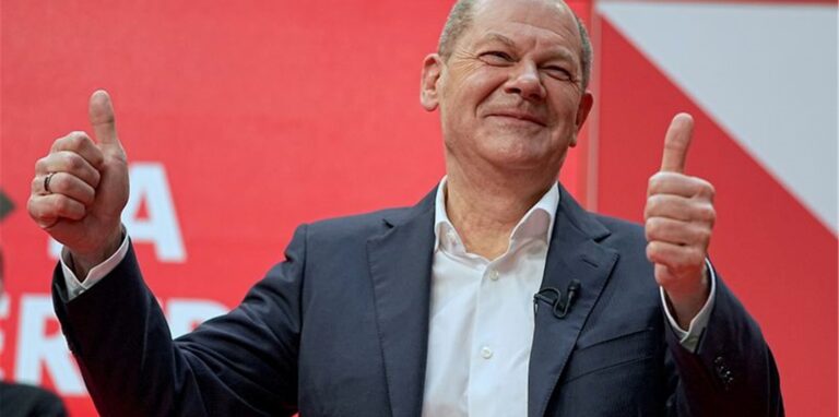 Seine SPD hat der Ampel-Koalition zugestimmt: der wohl künftige Kanzler Olaf Scholz darf sich freuen.