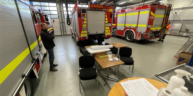 Der Löschzug Rauxel Dorf hat am Donnerstag offiziell die Schlüssel für sein neues Gerätehaus bekommen.