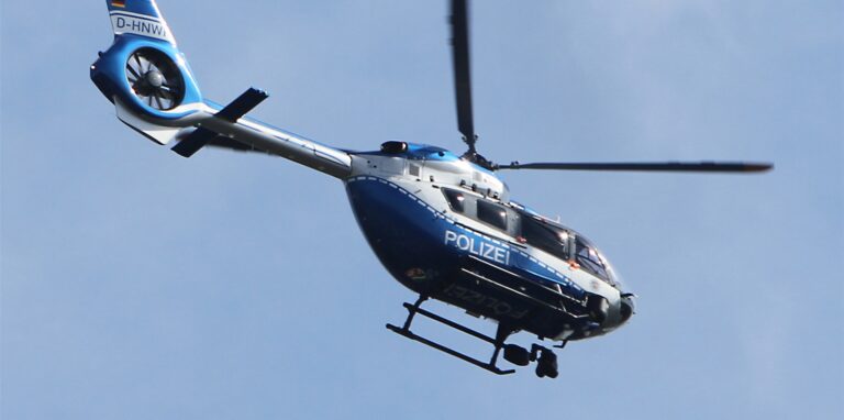 Ein Polizeihubschrauber hatte am Freitag über Bodelschwingh, Westerfilde und Schwerin für Aufmerksamkeit gesorgt (Symbolfoto).