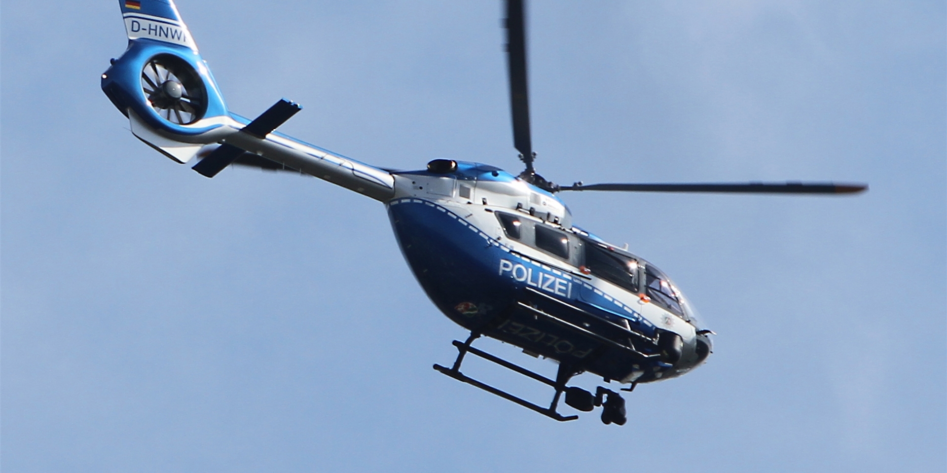 Ein Polizeihubschrauber hatte am Freitag über Bodelschwingh, Westerfilde und Schwerin für Aufmerksamkeit gesorgt (Symbolfoto).