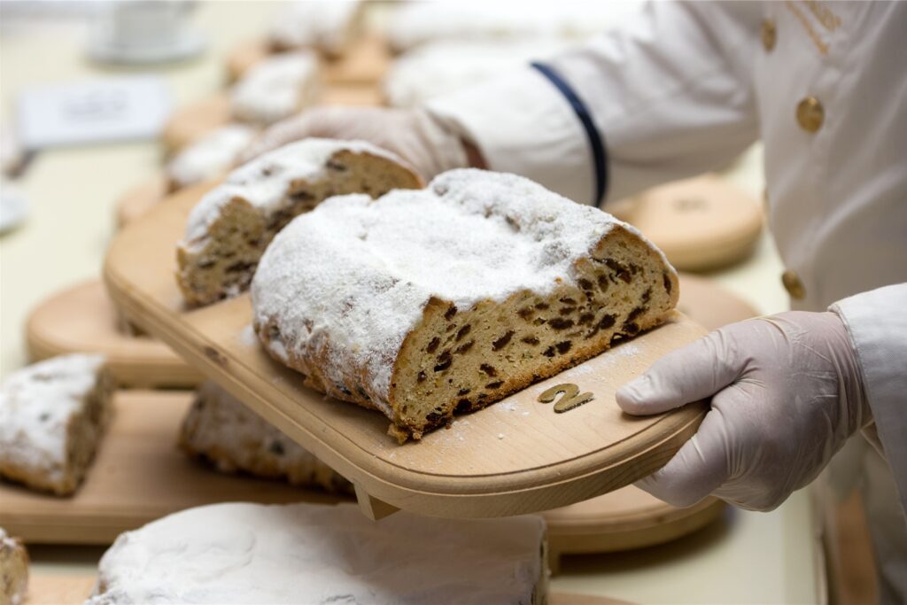 title attribut Stollen ist vor allem zu Weihnachten sehr beliebt. Doch es gibt große Qualitätsunterschiede.