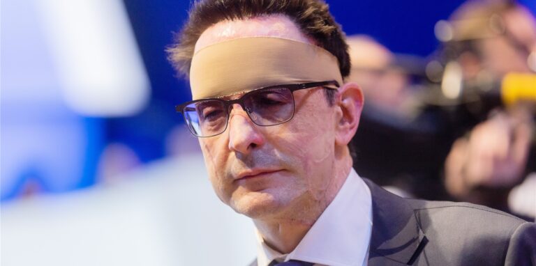 Der frühere Innogy-Manager Bernhard Günther hat den Säure-Anschlag schwer verletzt überlebt. Die Polizei ermittelte mit einer Mordkommission. Ein zweiter Verdächtiger wurde nun in Belgien festgenommen.
