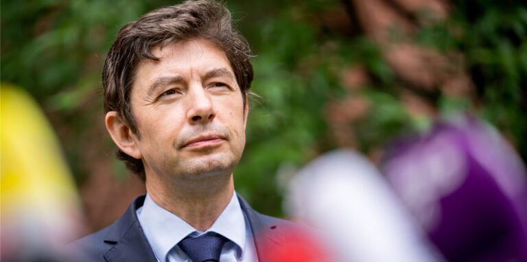 Virologe Christian Drosten warnt eindringlich vor der Omikron-Variante.