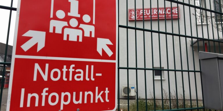 Notfall-Infopunkte sind dann nötig, wenn Telefon-, Handy- und Funknetze zusammen brechen und man einen Notfall melden muss.