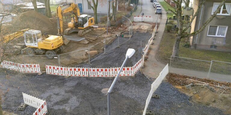 Dieses Foto von den Bauarbeiten an der Adalbertstraße hat Anwohner Stefan Springer auf Facebook veröffentlicht.