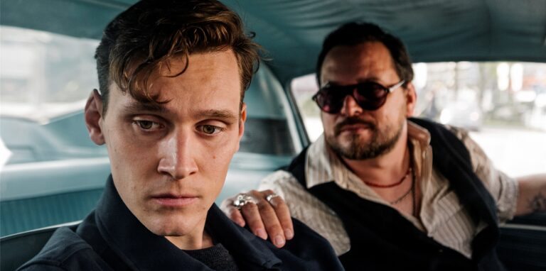 Nachtclub-Besitzer Georg „Micki“ Micklitza (Sascha Geršak) versucht Kommissar Jan Pawlak (Rick Okon, links) zu manipulieren.
