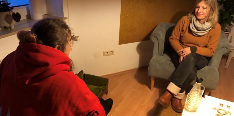 Melissa schaut auch nach ihrer zweijährigen Betreuung ab und an beim „Wendepunkt“ und ihrer Betreuerin Christina Mirbeth vorbei.