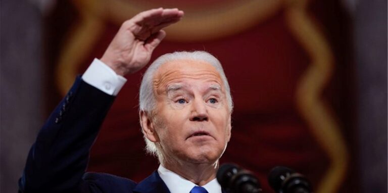 US-Präsident Joe Biden macht seinen Vorgänger für den Sturm aufs Kapitol verantwortlich.