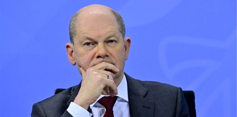 Bundeskanzler Olaf Scholz gibt nach dem Corona-Gipfel die Beschlüsse bekannt.