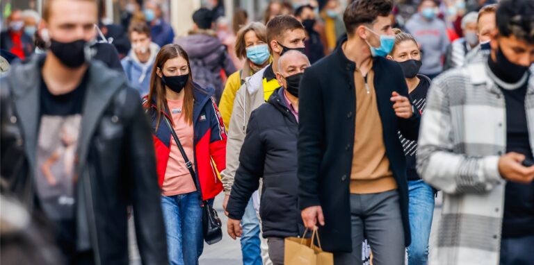 Seit November 2021 gilt auf dem Westenhellweg eine Pflicht zum Tragen von medizinischen Masken. Die Stadt hat nun bekannt gegeben, wie es damit weitergeht.