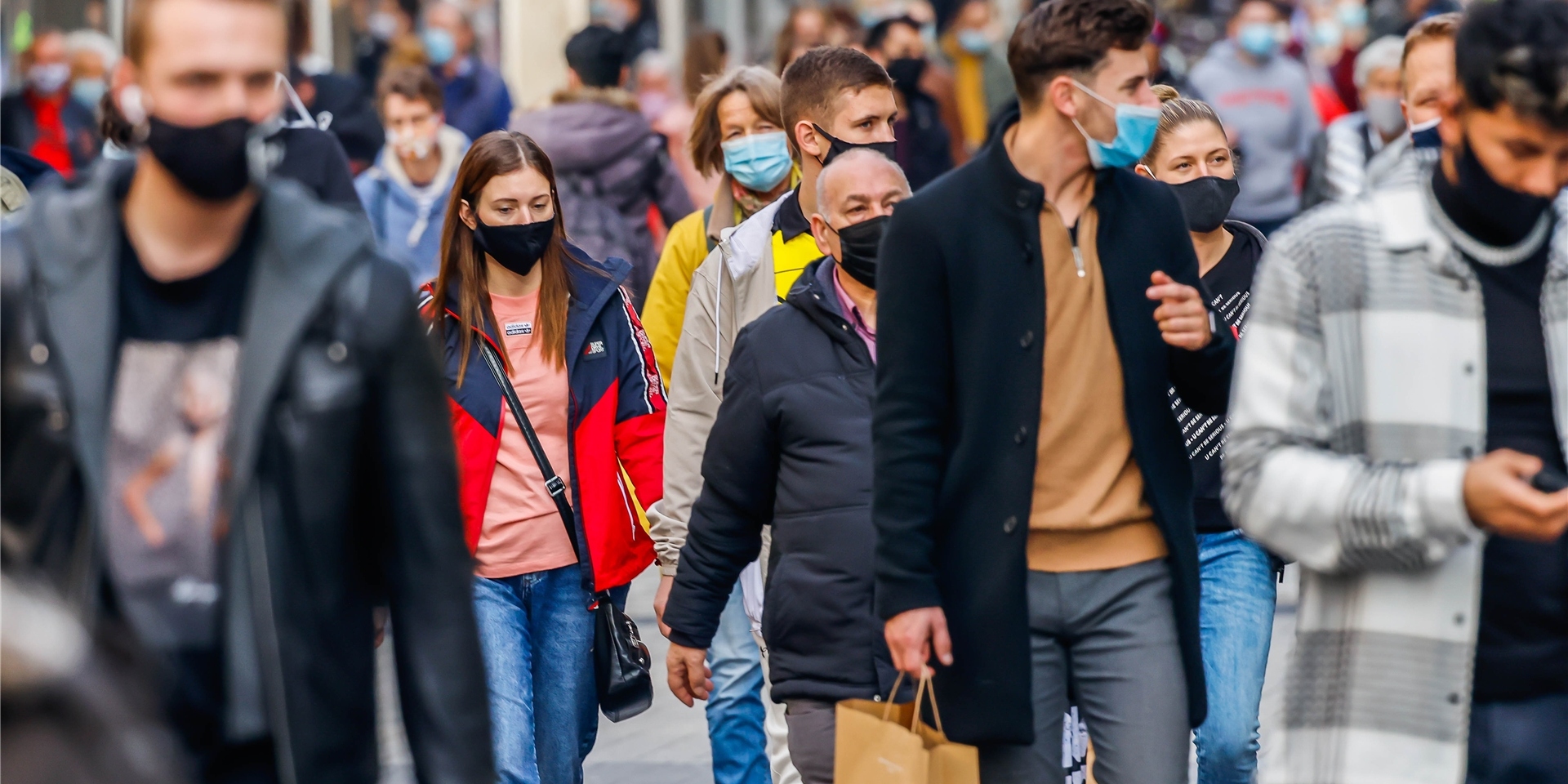 Seit November 2021 gilt auf dem Westenhellweg eine Pflicht zum Tragen von medizinischen Masken. Die Stadt hat nun bekannt gegeben, wie es damit weitergeht.