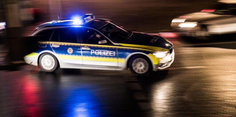 Die Polizei verfolgte auf der Bahnhofstraße in Westerholt einen BMW-Fahrer. (Symbolfoto)