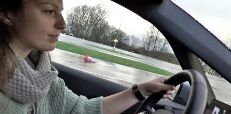 Lena Heckmann hat beim Fahrsicherheitstraining des ADAC einige neue Erfahrungen gemacht.