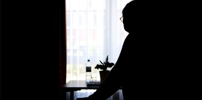 Trotz einer eigens vom Land eingeräumten Übergangsregelung hält die Stadt Dortmund bis zur offiziellen Verordnung an verschärften Quarantäneregeln fest.