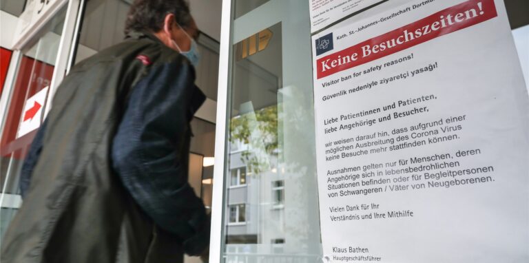 Welche Besuchsregelungen im Johannes-Hospital gelten und welche in den anderen Kliniken in Dortmund – das entscheiden die Krankenhäuser selbst.