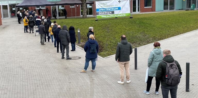 Am Impfzentrum Dorsten sind 175 Menschen mit einem abgelaufenen Vakzin geimpft worden.