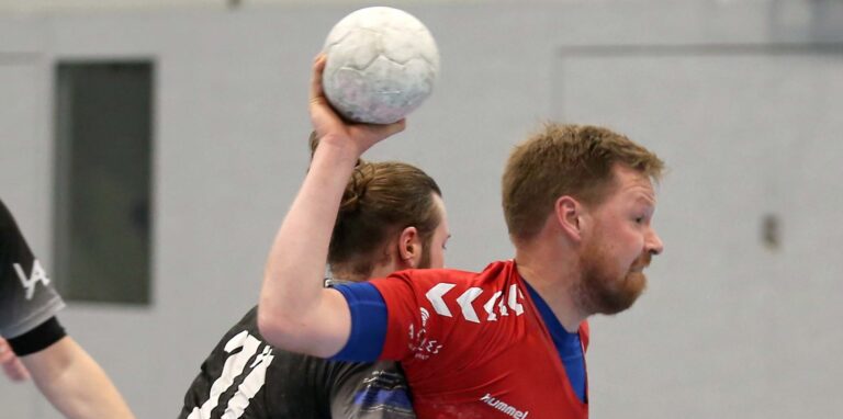 Am Ende nicht aufzuhalten: Lukas Bergunde (r.) erzielte in Ickern acht Treffer für den VfL Hüls.