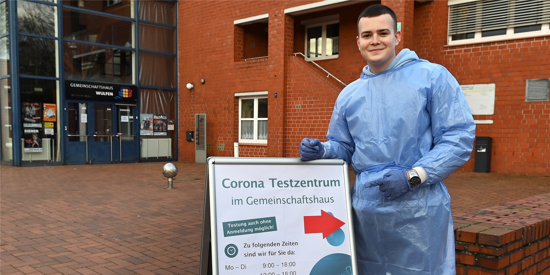 Julian Schellhaus hat im Gemeinschaftshaus Wulfen ein Corona-Schnelltestzentrum eröffnet. Er besucht noch die benachbarte Gesamtschule.