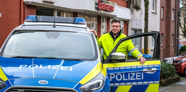 Seit November kurvt oder spaziert Polizeioberkommissar Frank Morberg regelmäßig durch Scherlebeck.