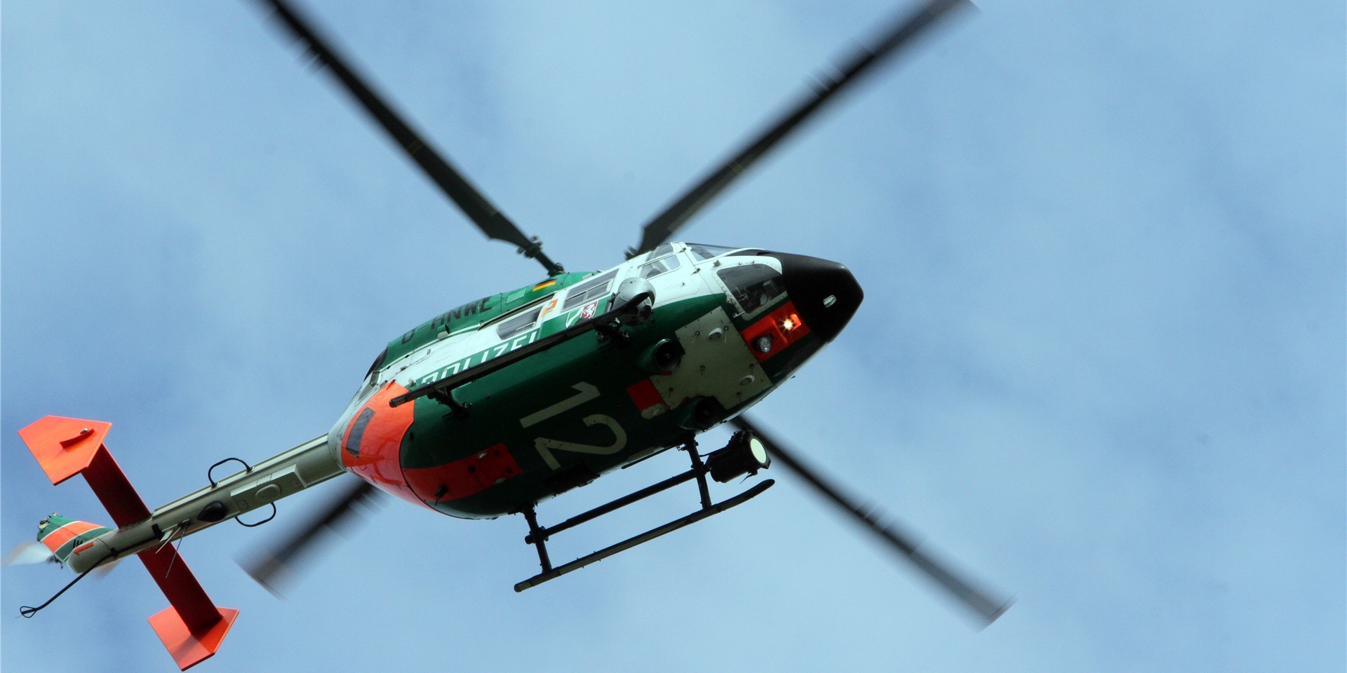 Mit einem Hubschrauber suchte die Polizei am Mittwoch in Castrop-Rauxel nach dem 22-Jährigen.
