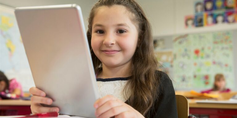 Mit 16,8 Millionen Euro wird die Anschaffung von Endgeräten für Dortmunder Schulen durch ein Programm des Landes NRW und der EU gefördert. (Symbolbild)