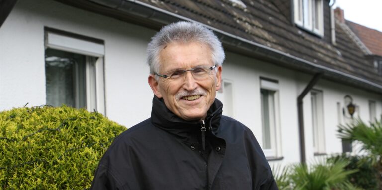 Das Bertlicher Urgestein Karl Heinz Egger blickt auf die Geschichte des Gemeinschaftshauses zurück.