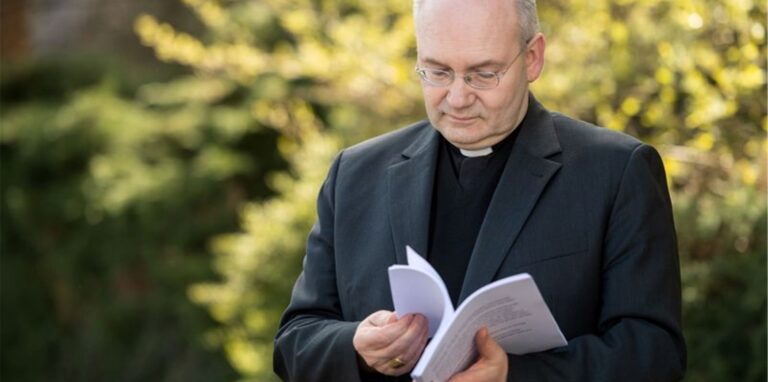 Der Aachener Bischof Helmut Dieser