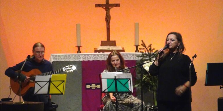 Thomas und Jutta Wilbertz sowie Barbara Seppi (v.l.) gestalteten das Konzert in der Gnadenkirche.