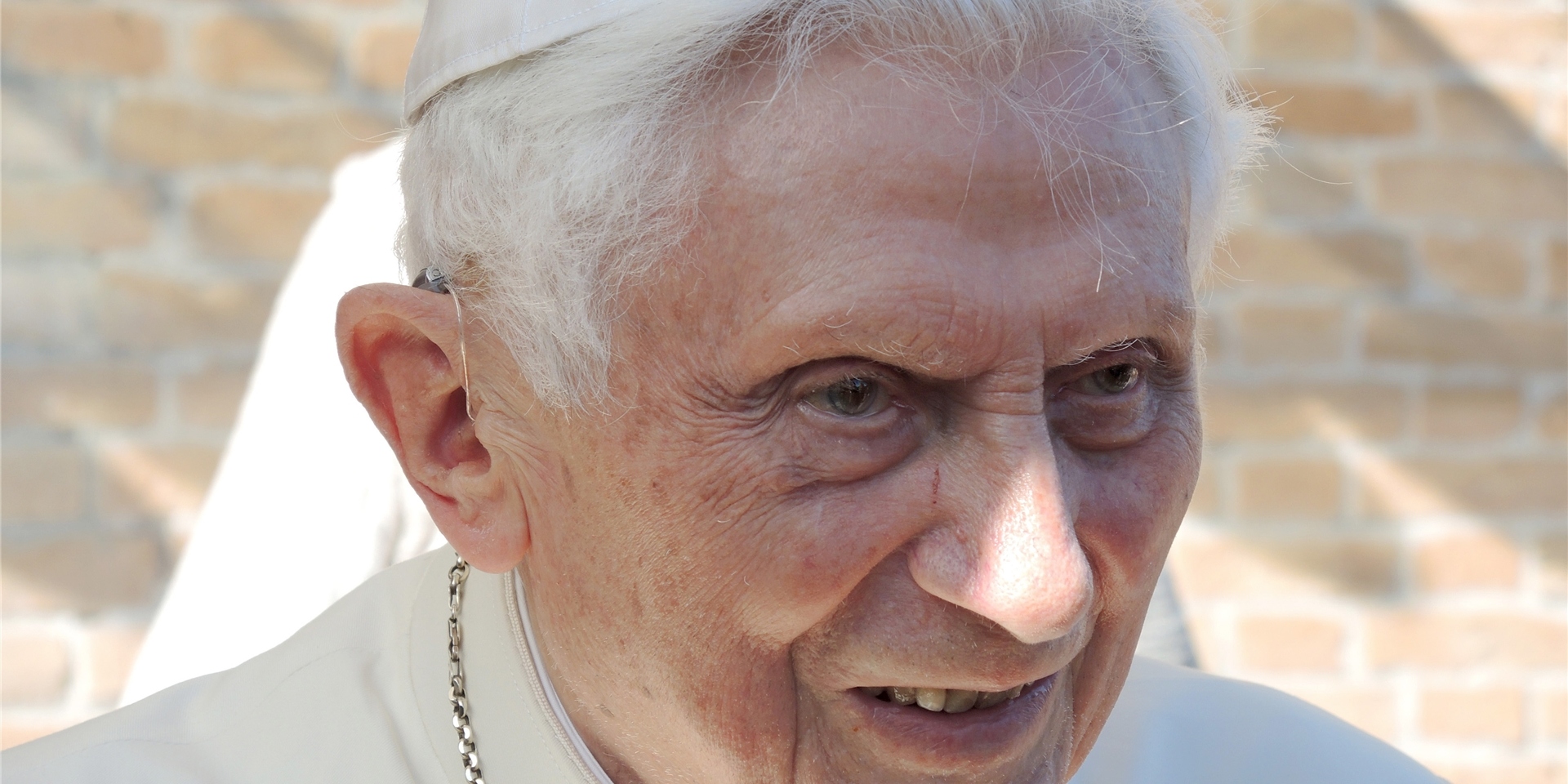 Joseph Ratzinger, der emeritierte Papst Benedikt XVI., steht massiv in der Kritik.