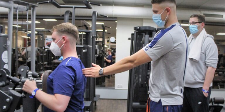 Im Vergleichstest erhielt das Injoy als einzige Fitnesskette die Note „sehr gut“, u.a. wegen des „ausgesprochen guten Probetrainings“.