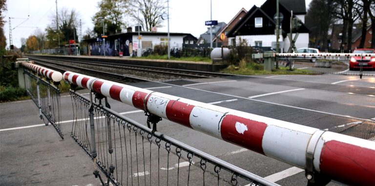 Die Bahnschranke in Sythen soll verschwinden.