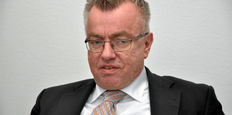 Clemens Galuschka ist einer von vier Geschäftsführern der Katholischen St.Paulius-Gesellschaft, zu der unter anderem das Rochus-Hospital und das Krankenhaus in Kirchlinde gehören.Clemens Galuschka ist einer von vier Geschäftsführern der Katholischen St.Paulius-Gesellschaft, zu der unter anderem das Rochus-Hospital und das Krankenhaus in Kirchlinde gehören.